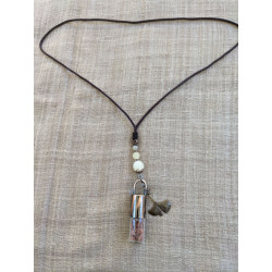 1- flacon de jaspe rouge...