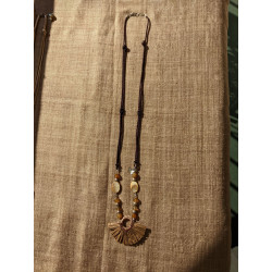 A 1b- Agathe couleur café...