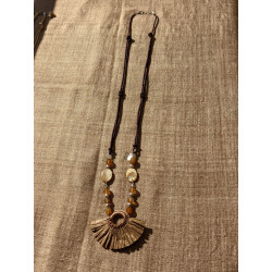 A 1c- Agathe couleur café...