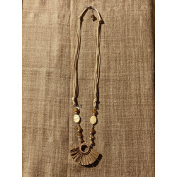 A 1d- Agathe couleur café...