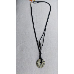 collier médaillon crême...